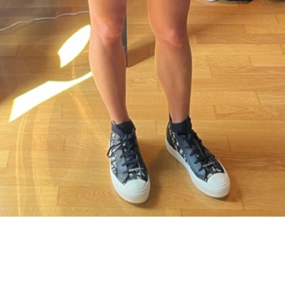 Dior Walk'n'Dior Sneaker - Picture 7 of 7
